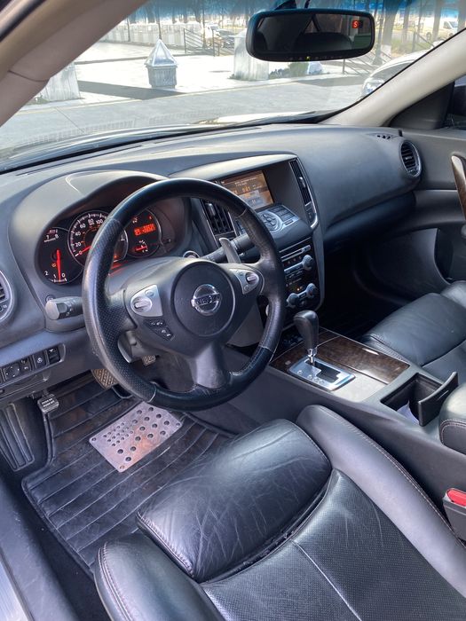 Nissan Maxima Sotiladi