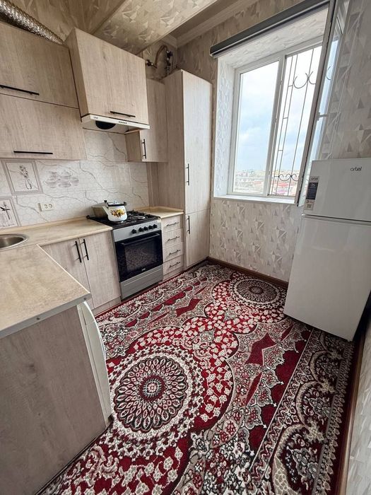 Урганч шахар марказида (Гипермаркет ёнида) 2-хонали квартира ижарага б