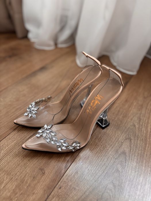 Дамски елегантни обувки размер 38