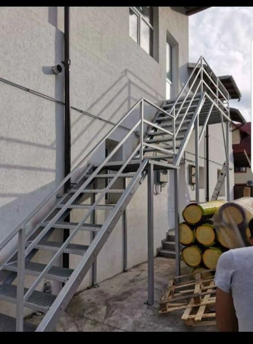 Scări metalice galvanizate la diferite dimensiuni oferim transport în
