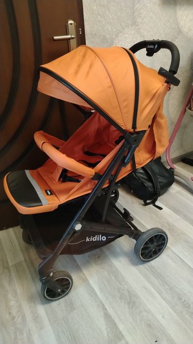 Продам детскую коляску  прогулочную