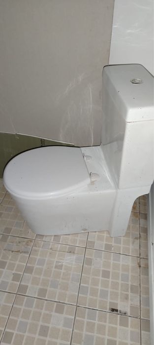 Продам унитаз в хорошем состоянии