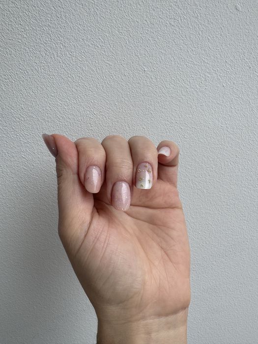 Unghiute cu gel si oja semipermanenta Galati