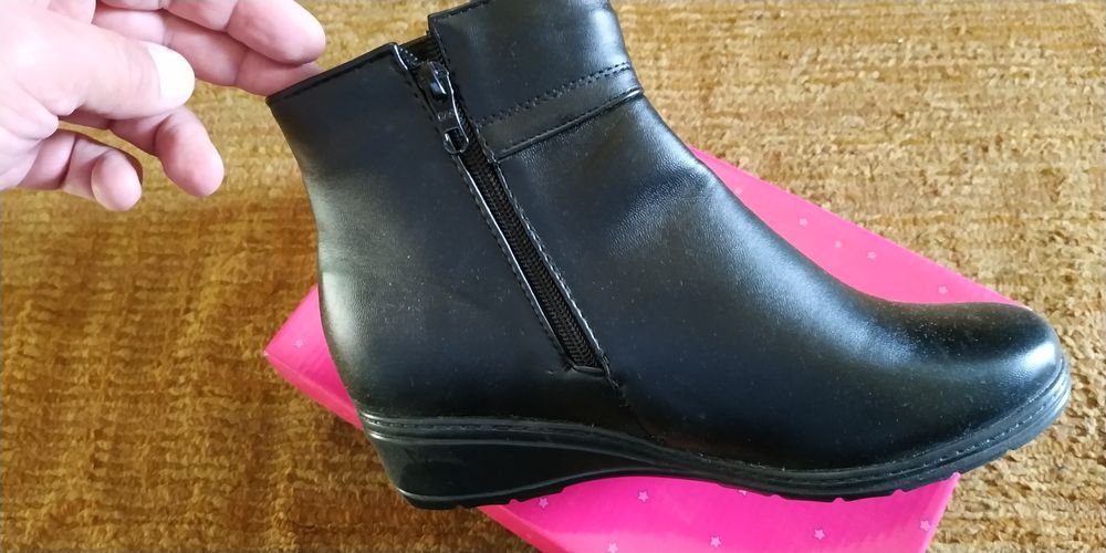 Дамски зимни обувки 41 номер - нови !