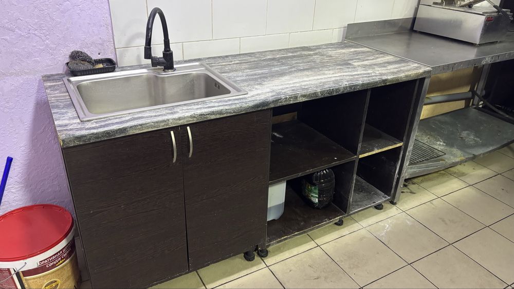 Продается мебель(барная стойка)