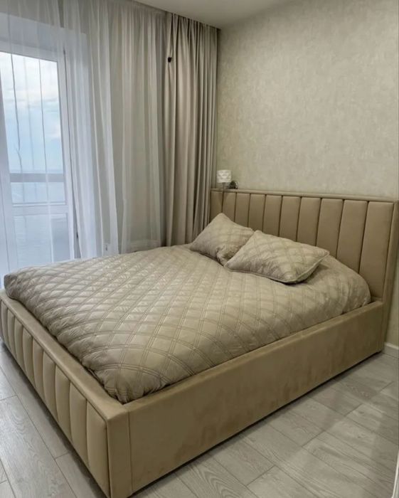 Двуспальная кровать