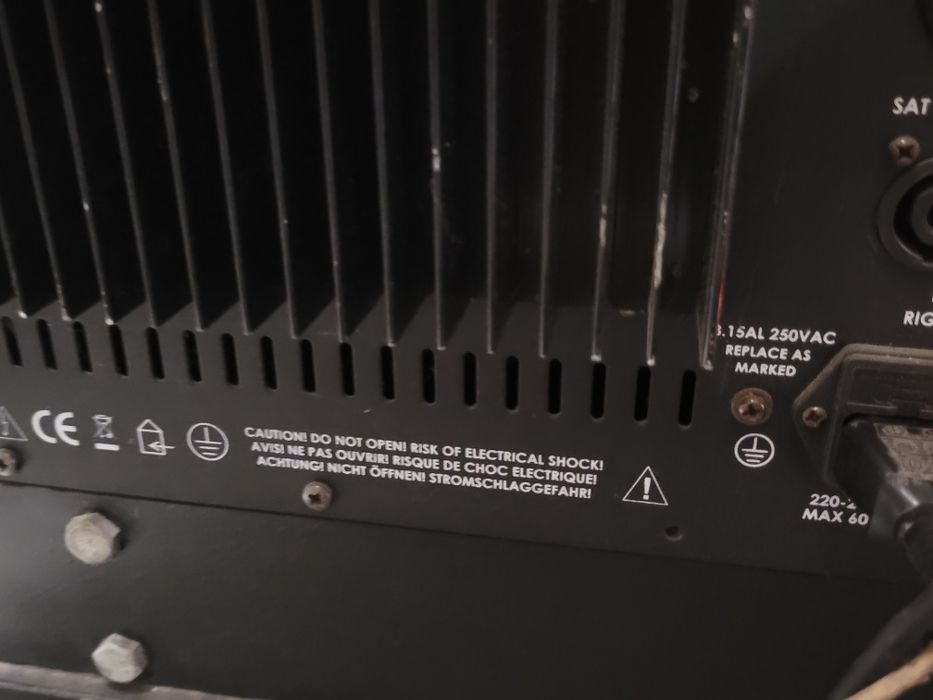Subuwer activ de 600v cu 2 boxe vlliodor și Anca o boxa - bass pasiva pnt detalii în mesaj