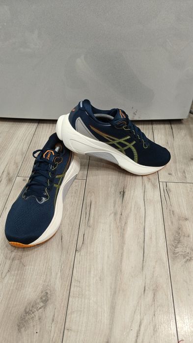 Asics mărimea  44.5