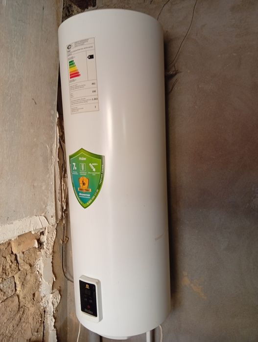 Ariston ishlab turgan yengide