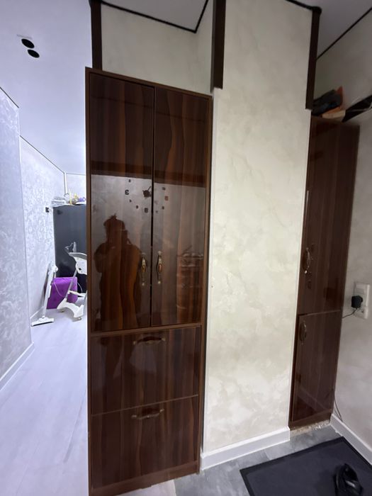 Shkaf prıhojka uchun sotiladi holati yahshi