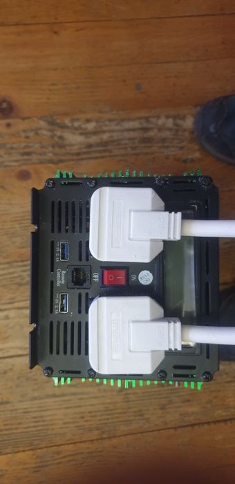 Инвертор/inverter за каравана,камион,лодка и домакинство