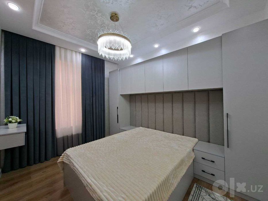 Реклама №3802 Продаётся  3 х комнатная квартира + хол