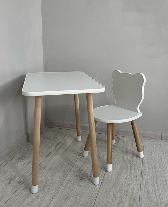 Продаётся комплект детский стол и стул