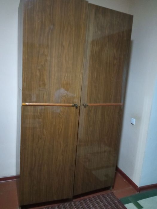 Гарнитур сотилади