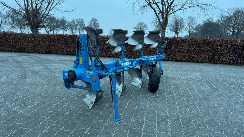 Lemken Europal 8 Omoch , Belarus, Claas Arion, John Deere tortadi