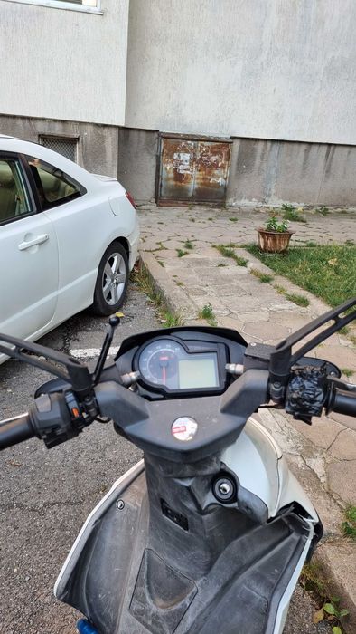 Aprilia SR 50 R – 2008 г. | 23 000 км | 650 €