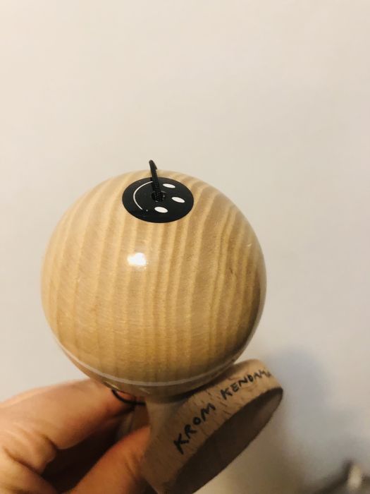 kendama din lemn