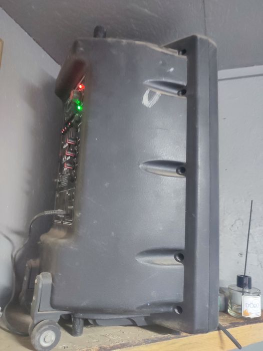 Муз колонка мощный оригиналь