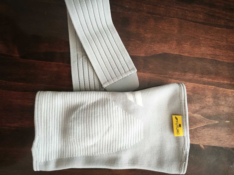 Ортеза / налакътник 3M FUTURO 2бр. Нови