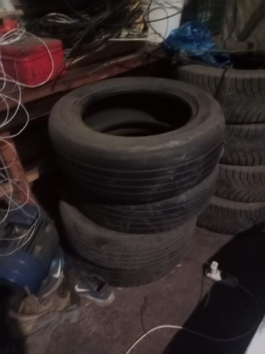 Продам комплект шин 215/60 R16