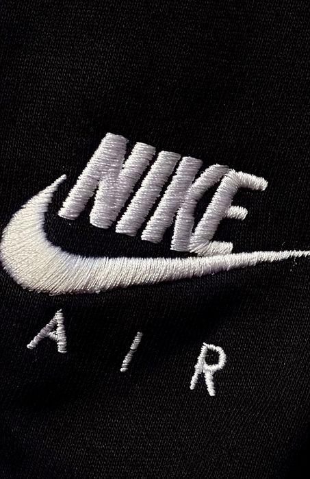 Hanorac Nike Air.