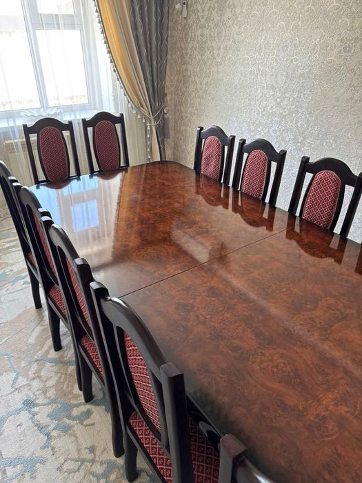 Продаем стол со стулями шикарного качества