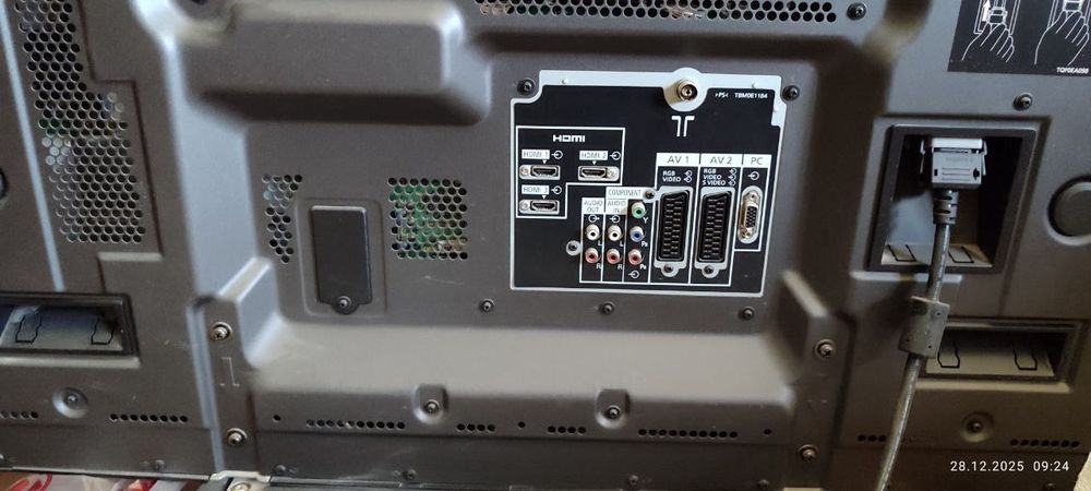 Плазменный телевизор Panasonic 42” + приставка UzDigital TV