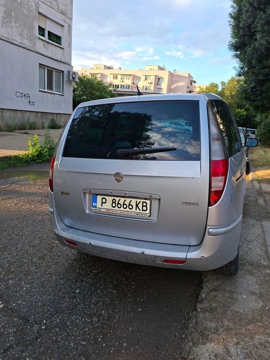Автомобил за продаване