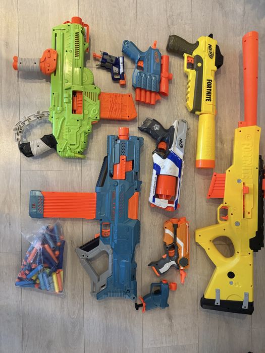 Vând mai multe pistoale de jucărie NERF