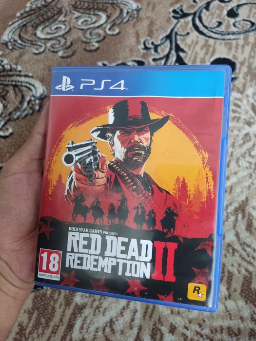 Playstation 4 pro 18 дисков и три джойстика
