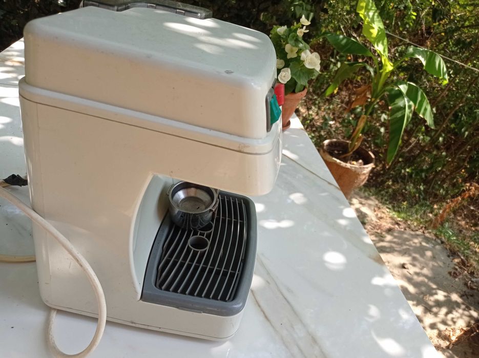 Кафемашина Saeco работи