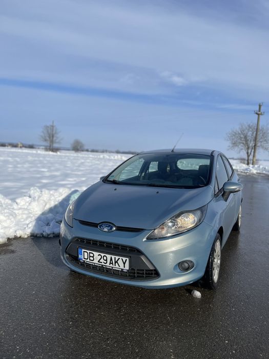 Se vinde FORD FIESTA 2010