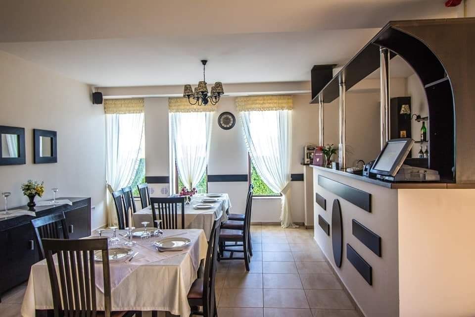 Afacere turistica la cheie- Pensiune+Restaurant- In Tinutul Zimbrului