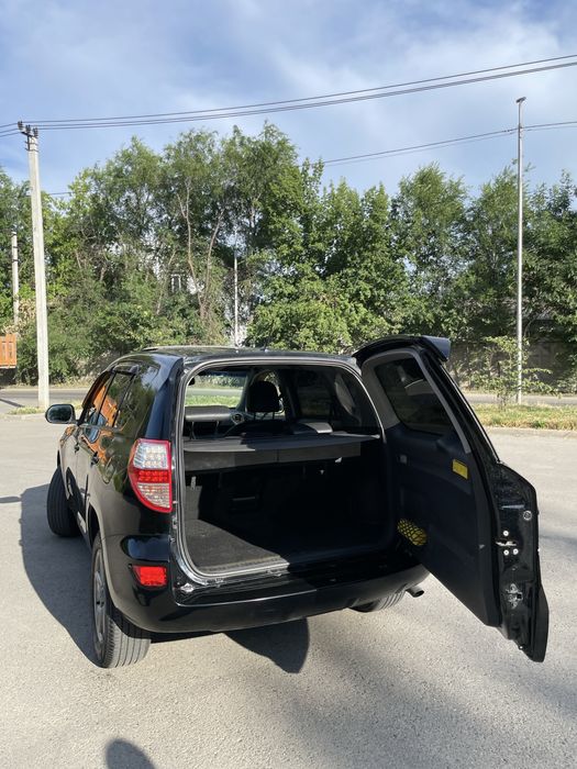 Продам Toyota Rav4