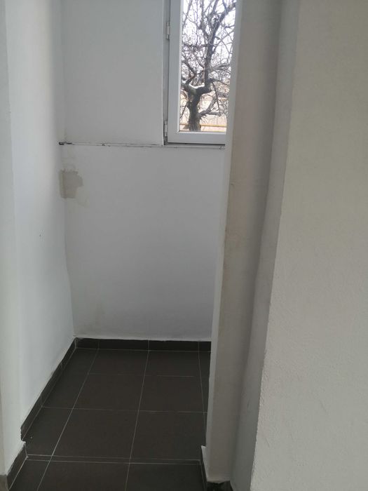De inchiriat, o camera.