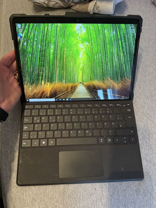 Microsoft surface pro 8 i7 gen 11