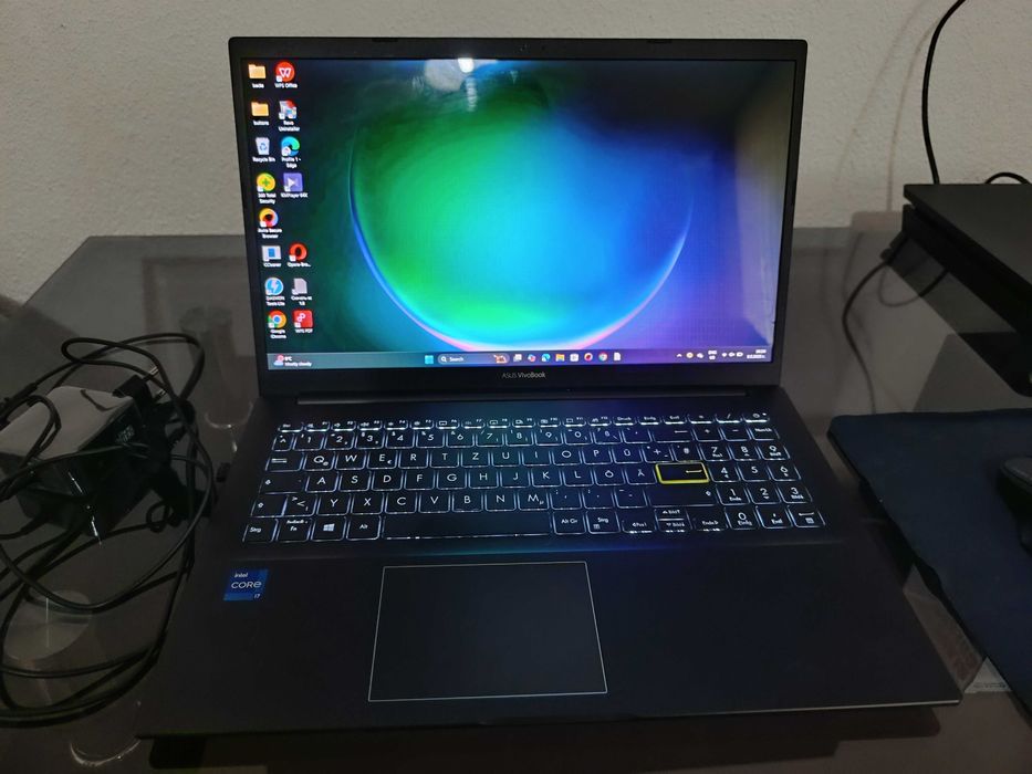 Asus Vivobook 8Gb intel core i7.