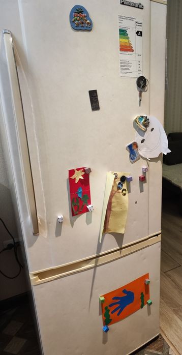 Продам холодильник Panasonic бу