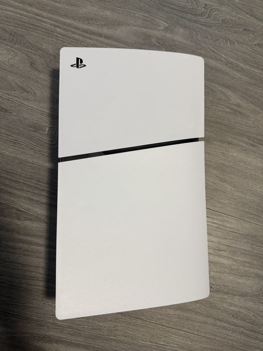 Playstation 5 Slim, Digital Edition, 1TB SSD + 2 контролера