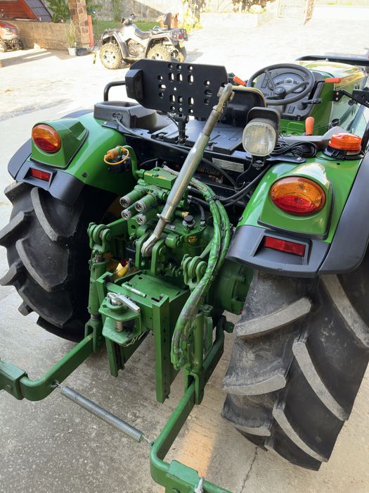 Vând John Deere 5075GL