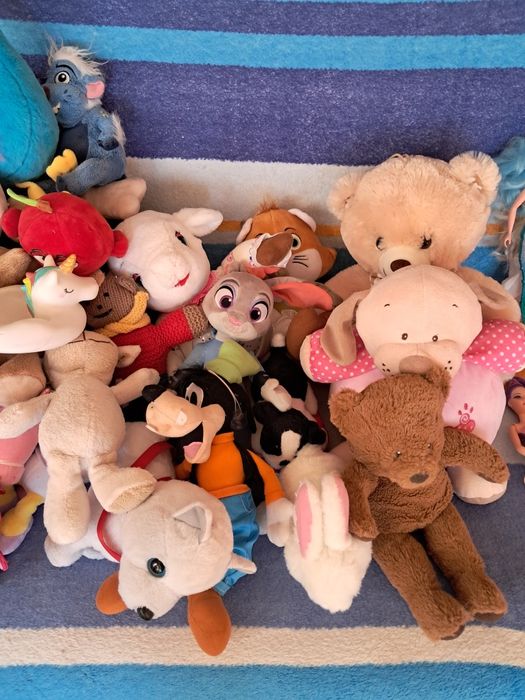 Jucarii de plus si papusi