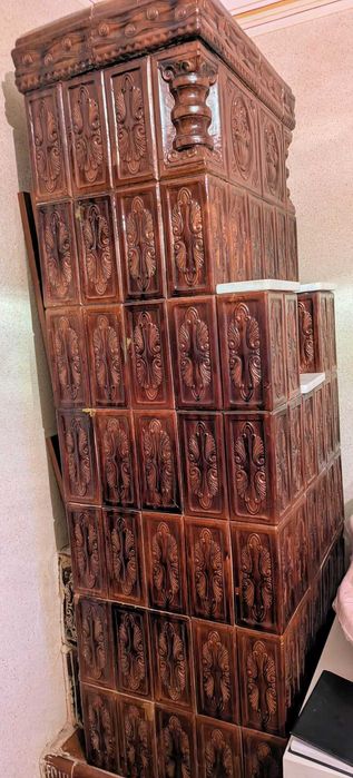 Sobă de teracotă veche, maro închis–completă și solidă. Sau set 4 sobe