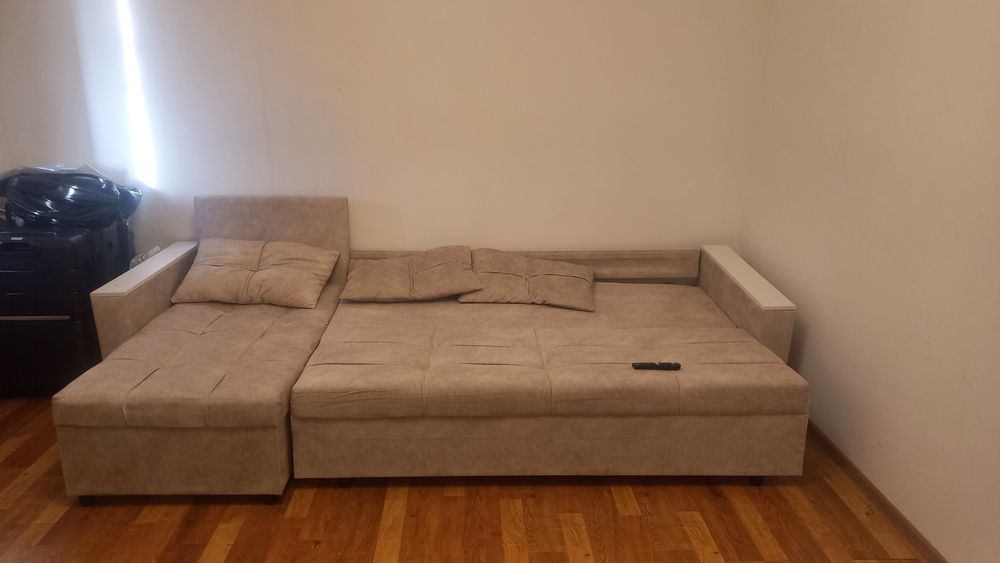 Диван продаётся срочно