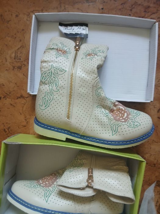 Обувь для девочки.