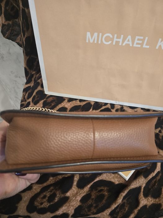 Чанта Michael Kors - естествена кожа