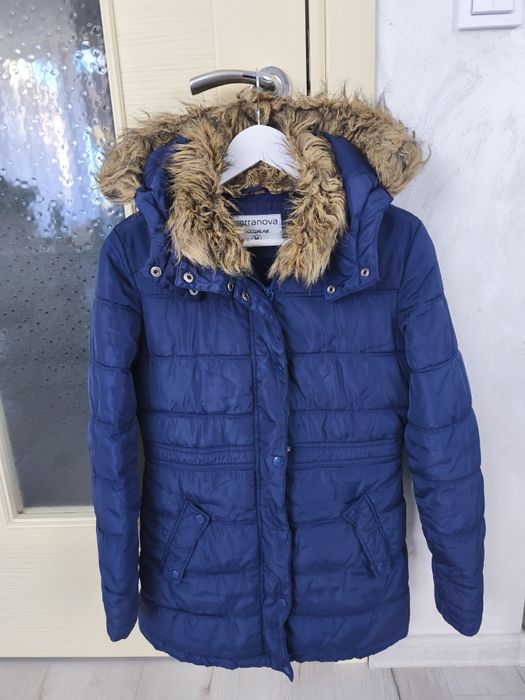 Дамско зимно дълго яке.