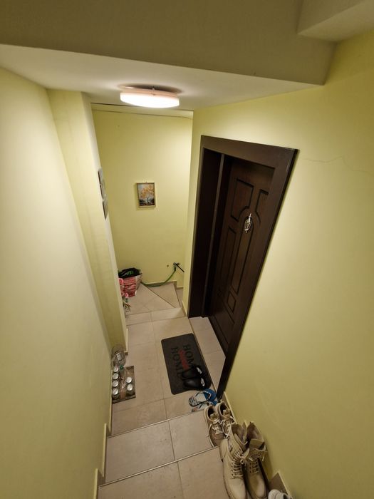 Двустаен апартамент на втори етаж в кв.Зона Б