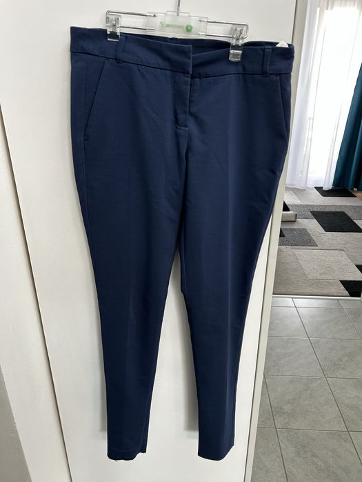 Pantaloni office nr 34-50 lei