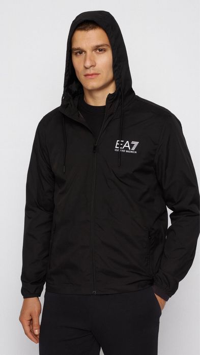 Мъжка ветровка EA7