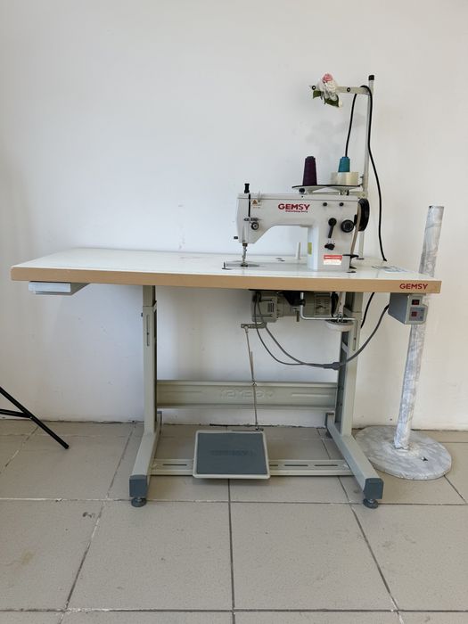 Швейная машина. Бу 2 в 1